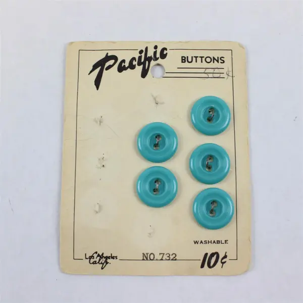 Lot of Assorted Buttons Sewing Craft Mixed Lot