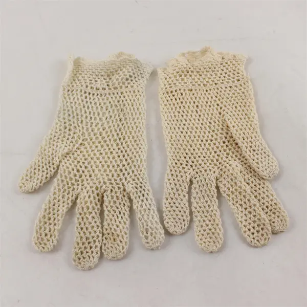  Vintage Girls' Off-White Crocheted Gloves