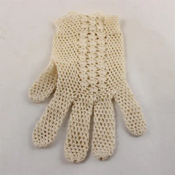  Vintage Girls' Off-White Crocheted Gloves