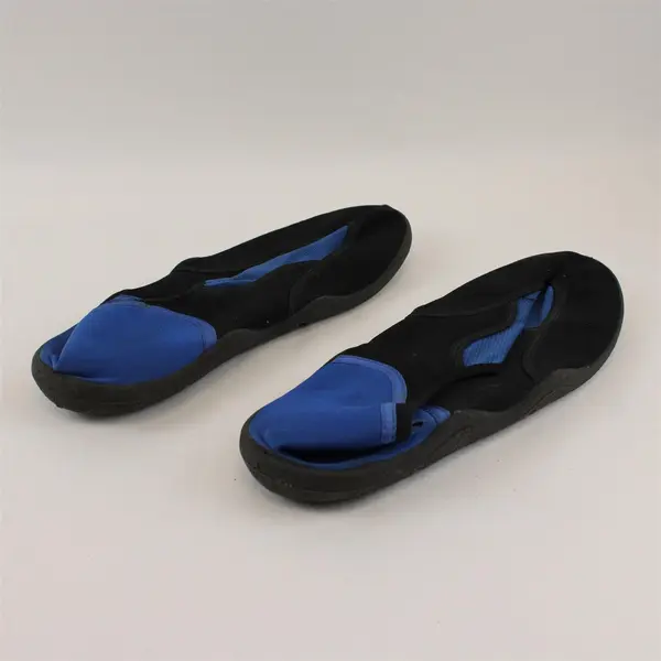 Sand & Sun Blue and Black Water Shoes Men's U.S. Size 12