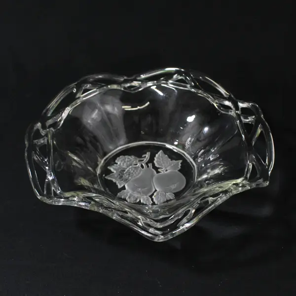 Imperial Glass Co Intaglio Pattern Clear Pressed Glass Bowl Crochet Edges 8.25"