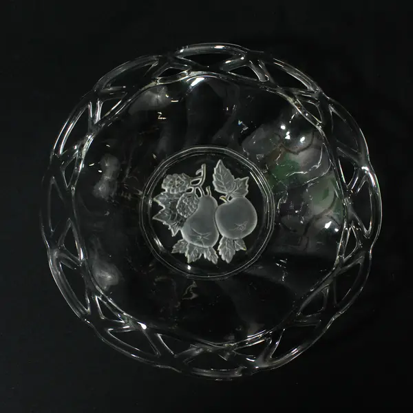 Imperial Glass Co Intaglio Pattern Clear Pressed Glass Bowl Crochet Edges 8.25"