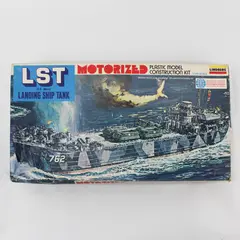 Lindberg 1978 US Navy LST Landing Ship Tank 1/245 Scale Motorized Model 7406M