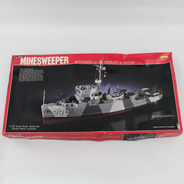 1987 Lindberg U.S. Navy Minesweeper Motorized Military Ship 1/125 Model Kit 761