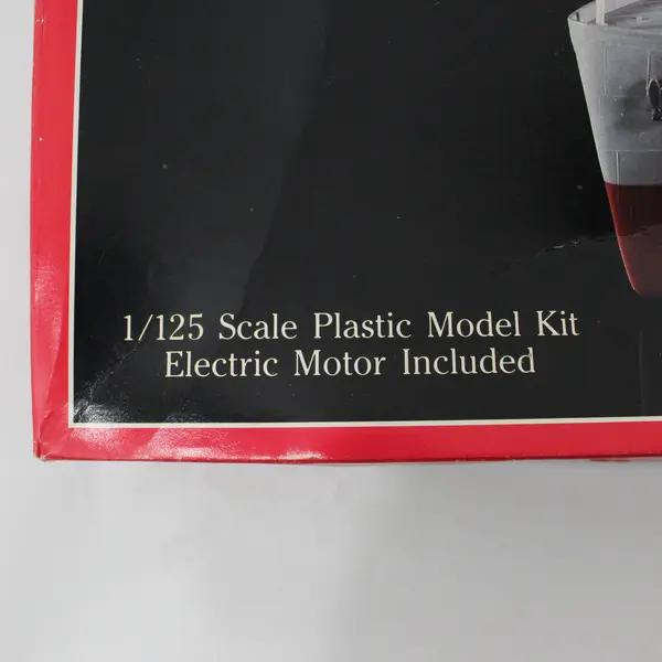 1987 Lindberg U.S. Navy Minesweeper Motorized Military Ship 1/125 Model Kit 761