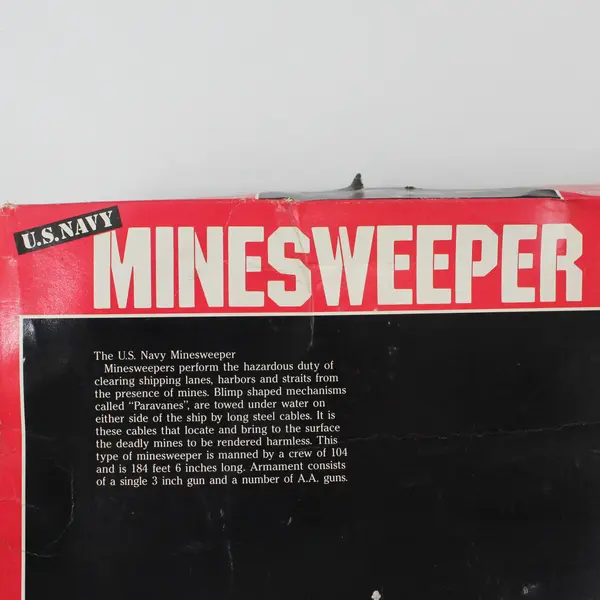 1987 Lindberg U.S. Navy Minesweeper Motorized Military Ship 1/125 Model Kit 761