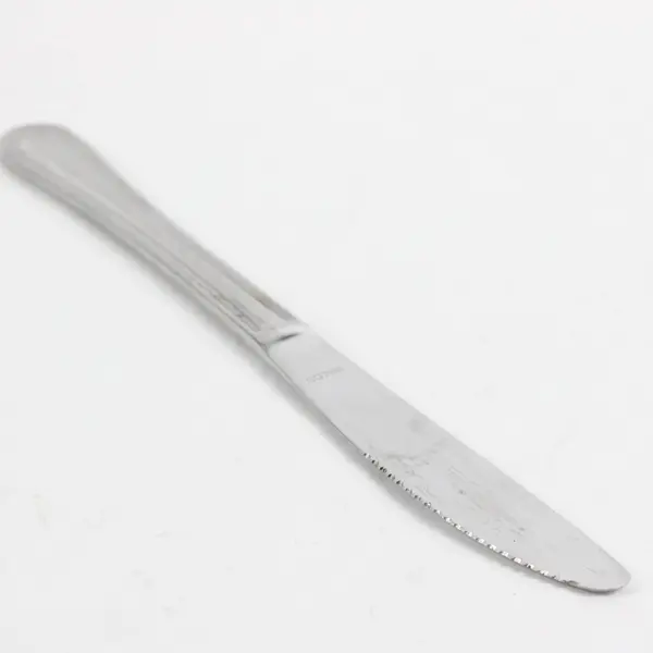 Lot of 4 Mismatched Stainless Steel Dining Dinner Knives Flatware