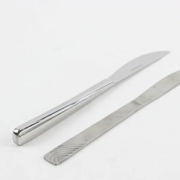 Lot of 4 Mismatched Stainless Steel Dining Dinner Knives Flatware
