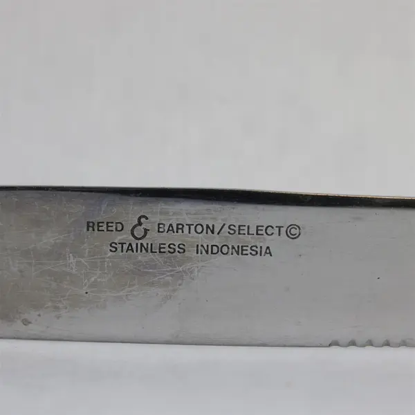Lot of 4 Reed & Barton Sanderling 18/10 Stainless Butter & Dinner Knives