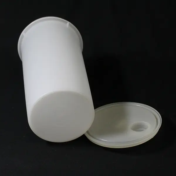 Tupperware #261-10 Juice Container with Pour Spout 48 Oz