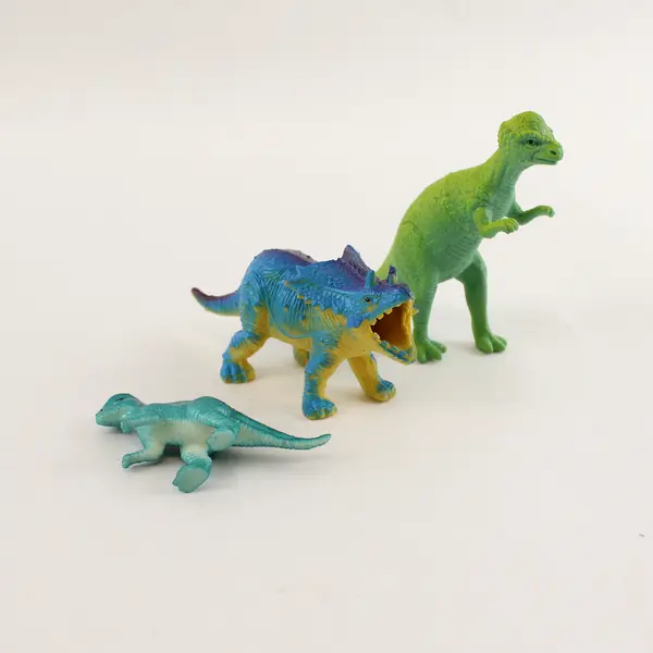 Lot of 8 Plastic Action Figurines 7 Dinosaurs 1 Dragon Mixed Brands