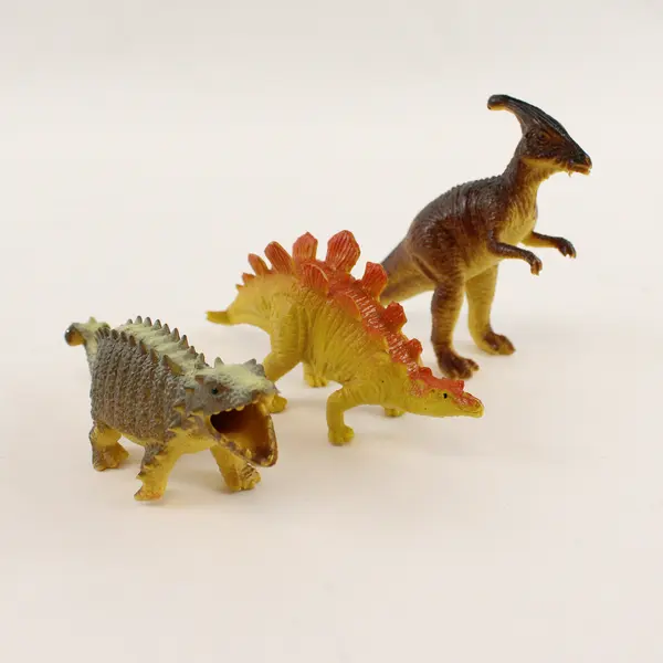 Lot of 8 Plastic Action Figurines 7 Dinosaurs 1 Dragon Mixed Brands