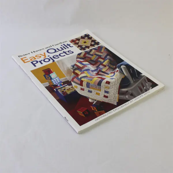 Better Homes and Gardens Easy Quilt Projects S/C Book  2004, #3812 