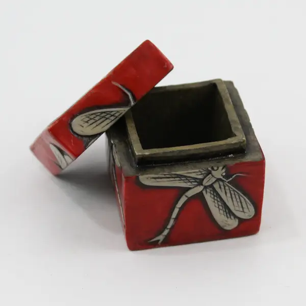 Red Embossed Resin Dragonfly Pattern Trinket Jewelry Box W/ Lid  2”x2”