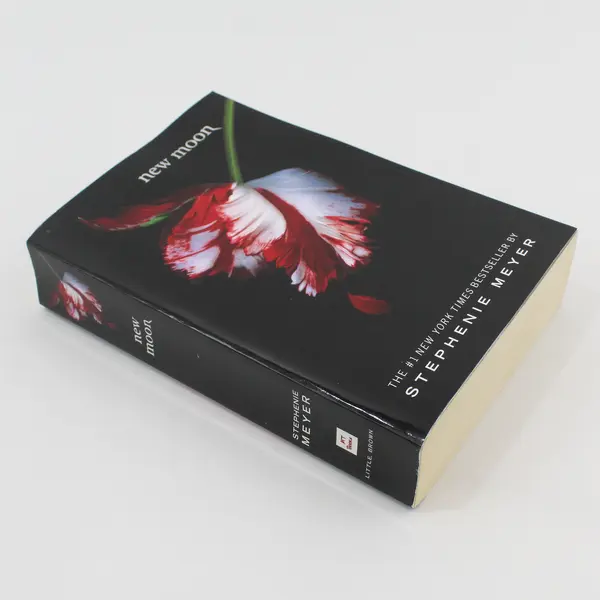 New Moon by Stephenie Meyer 2008 Paperback Twilight Saga Series Book 2
