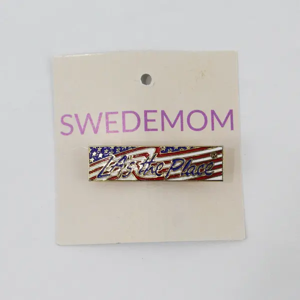 Lot of 4 Assorted Patriotic Pins, USA Flags