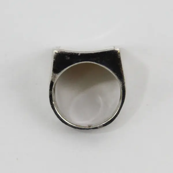 Sterling Silver And Mother Of Pearl Women's Ring Size 5.75