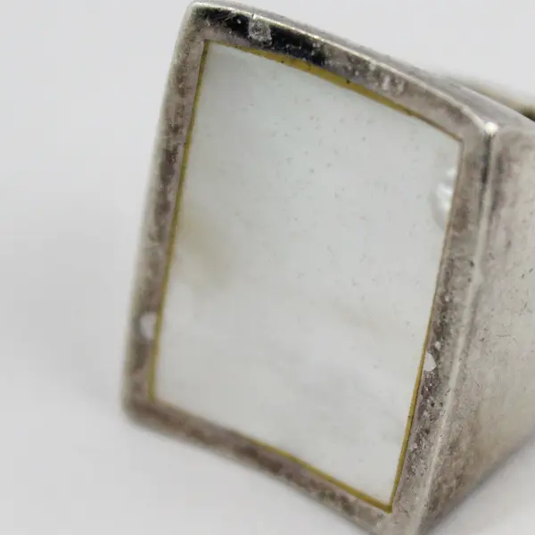 Sterling Silver And Mother Of Pearl Women's Ring Size 5.75