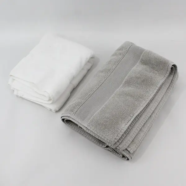 Lot of 2 Pottery Barn Gray Cotton Bath Towel & Amazon Basics White Bath Mat