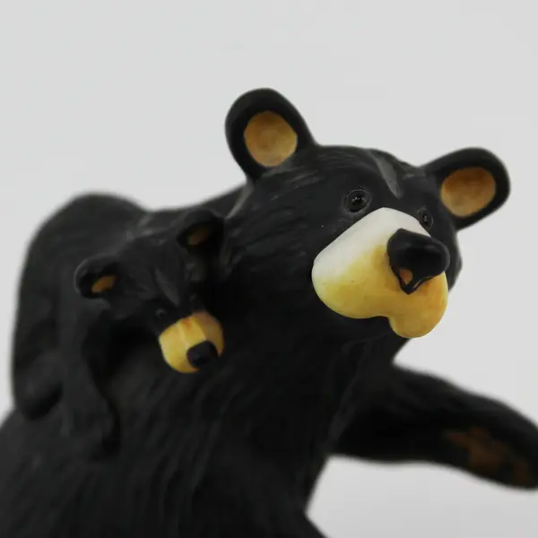L.E.  Bearfoots "Daddy's Home" Bear Figurine By Jeff Fleming