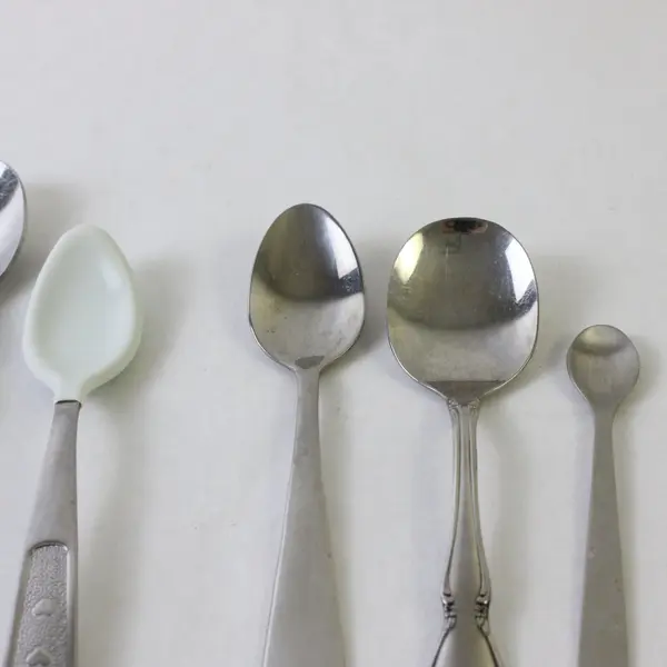 Lot of 7 Assorted Baby Spoons Mixed Materials Mixed Brands