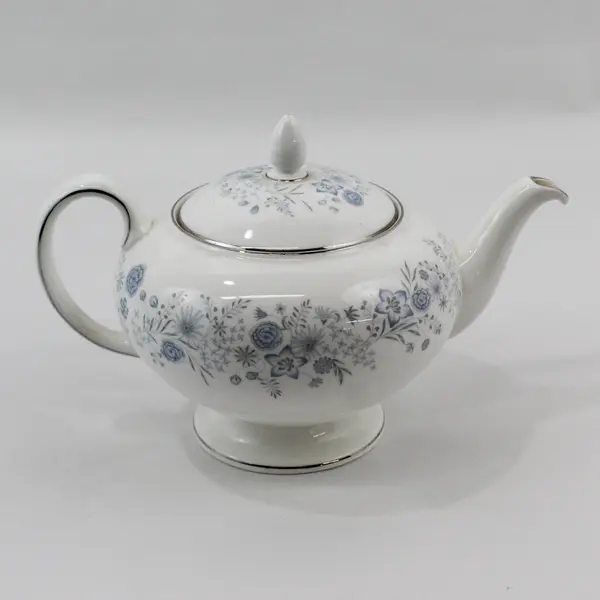 Vintage Wedgwood Belle Fleur Bone China Teapot England 5.75" Tall