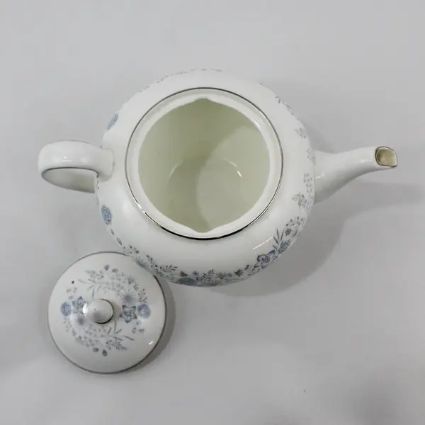 Vintage Wedgwood Belle Fleur Bone China Teapot England 5.75" Tall