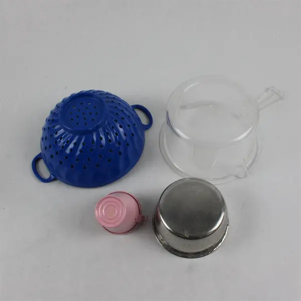 Lot of 4 Toy Dishes Pretend Play Colander Mixing Bowl Pink Bucket