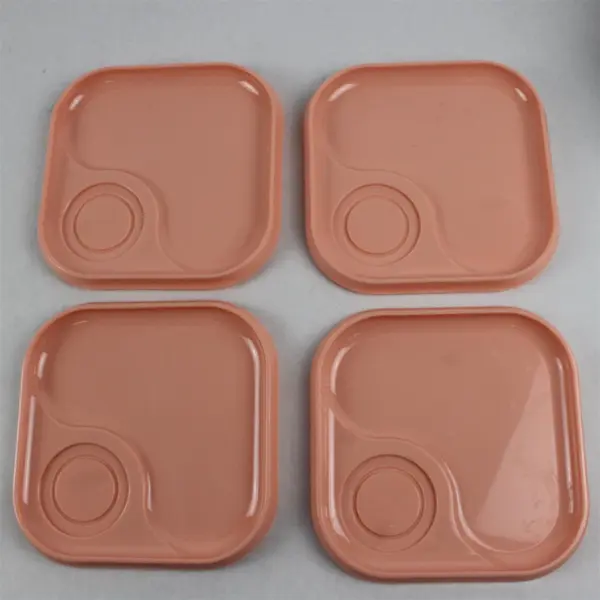 Lot of 4 Vintage Rubbermaid #3850 Pink Mauve Melamine Lunch Snack Trays
