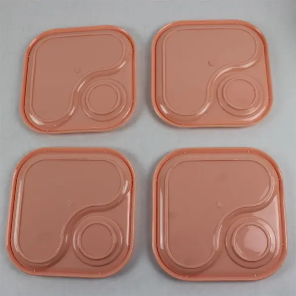 Lot of 4 Vintage Rubbermaid #3850 Pink Mauve Melamine Lunch Snack Trays