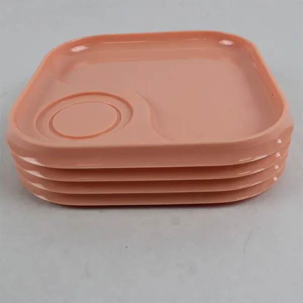 Lot of 4 Vintage Rubbermaid #3850 Pink Mauve Melamine Lunch Snack Trays