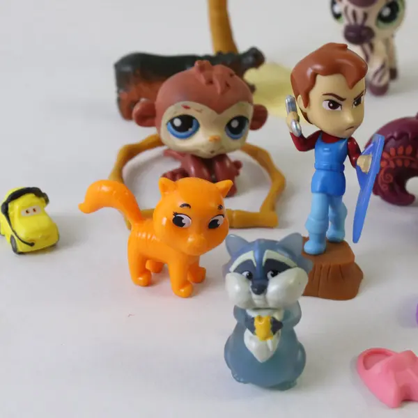 Lot of 18  Assorted Plastic Toys: Animals, Figures, Car, Hulk, Mixed