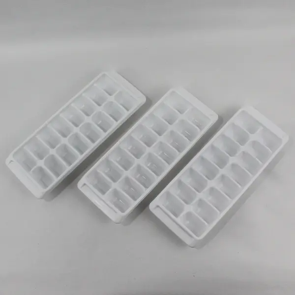 Lot of 3 Rubbermaid White Ice Cube Tray 16 Cube Trays Easy Release Reusable
