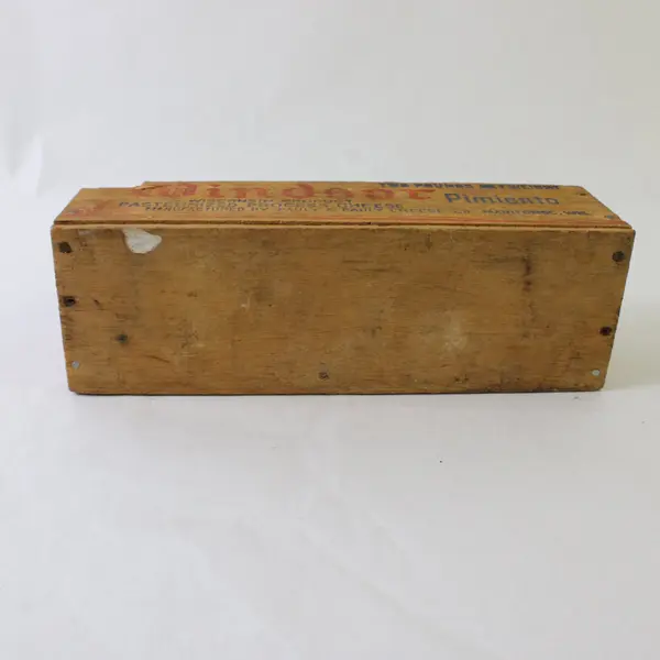 Vintage Windsor Pimento Cheese 2 Pound Wooden Box Pasteurized Wisconsin