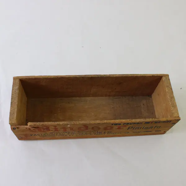 Vintage Windsor Pimento Cheese 2 Pound Wooden Box Pasteurized Wisconsin