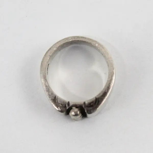 Sterling Silver Women's Ring With 3 Silver Beads In The Center Size 5.75