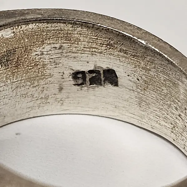Sterling Silver Women's Ring With 3 Silver Beads In The Center Size 5.75