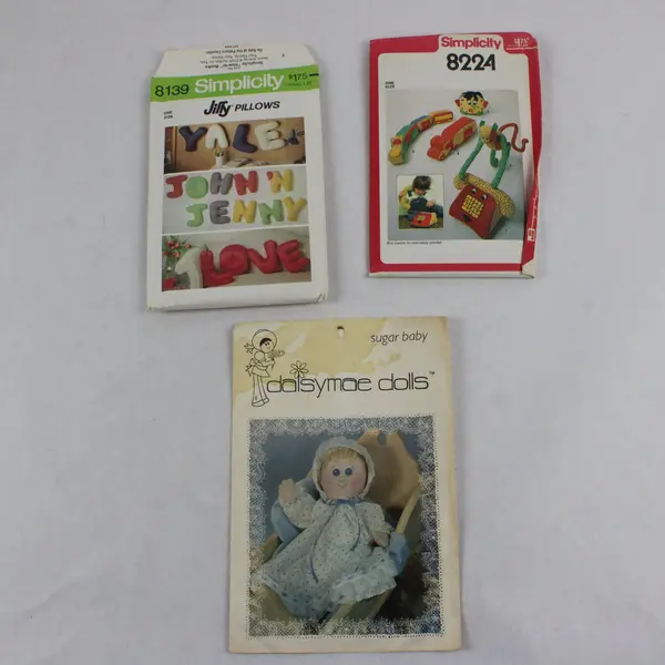 Lot of 3 Vintage Sewing Patterns Simplicity 8224 8139 Daisymae Dolls Sunrise