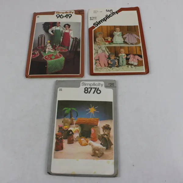 Lot of 3 Simplicity Sewing Patterns Christmas Table Runner Doll 9649 8776 5615