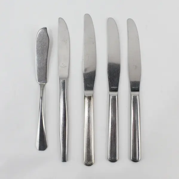 Lot of 5 Stainless Steel Dinner Butter Knives Intl Silver Silco Wallco