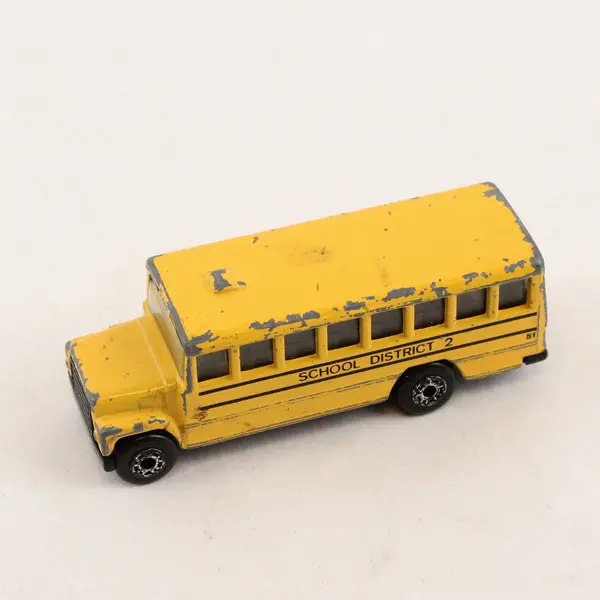 Vintage Matchbox Int'l LTD. Yellow School Bus District 2 - Diecast 1985