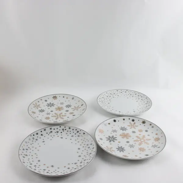 Lot of 4 Better Homes & Gardens Christmas Salad Plates Snowflake Starburst