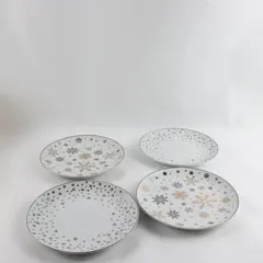 Lot of 4 Better Homes & Gardens Christmas Salad Plates Snowflake Starburst
