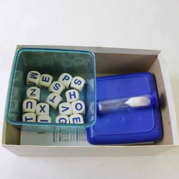 Boggle 3 Minute Word Search Game Parker Brothers Hasbro 1999