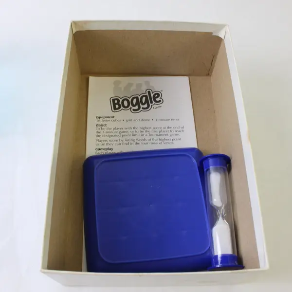 Boggle 3 Minute Word Search Game Parker Brothers Hasbro 1999