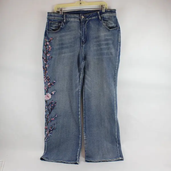 Unbranded Women's 3X (40x31) High Rise Flare Leg Floral Embroidered Denim Jeans