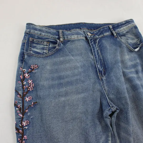 Unbranded Women's 3X (40x31) High Rise Flare Leg Floral Embroidered Denim Jeans