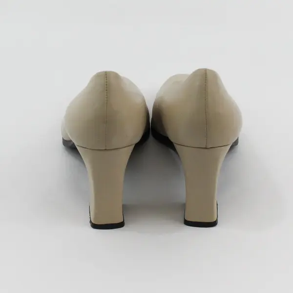 What's What Solid Cream Color Leather 3" Block Heel Pumps Womens Size 8.5