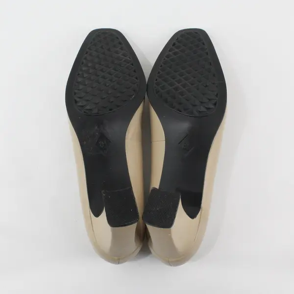 What's What Solid Cream Color Leather 3" Block Heel Pumps Womens Size 8.5