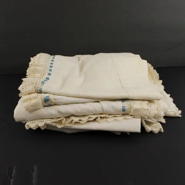 1970s Vintage Curtain Set 2 Panels Matching Valance White Blue Lace Trim
